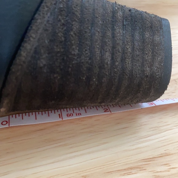 FRYE Strappy Chunky Heel Leather Booties with PickStitch accents Naomi Style - Picture 13 of 14